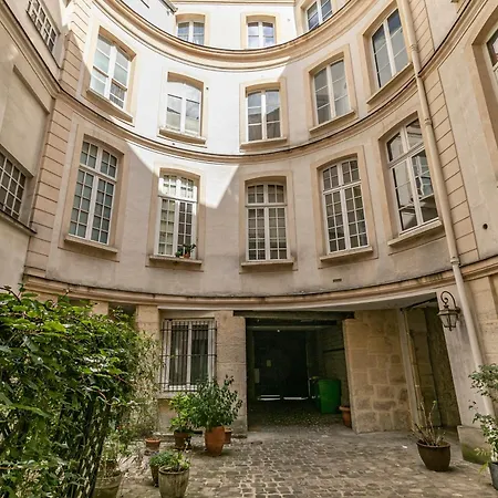 Daire 3° Centre Marais -cocon Calme *